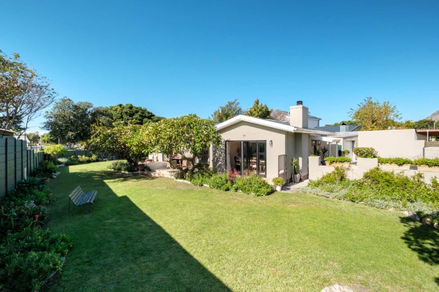 4 Bedroom Property for Sale in Kirstenhof Western Cape